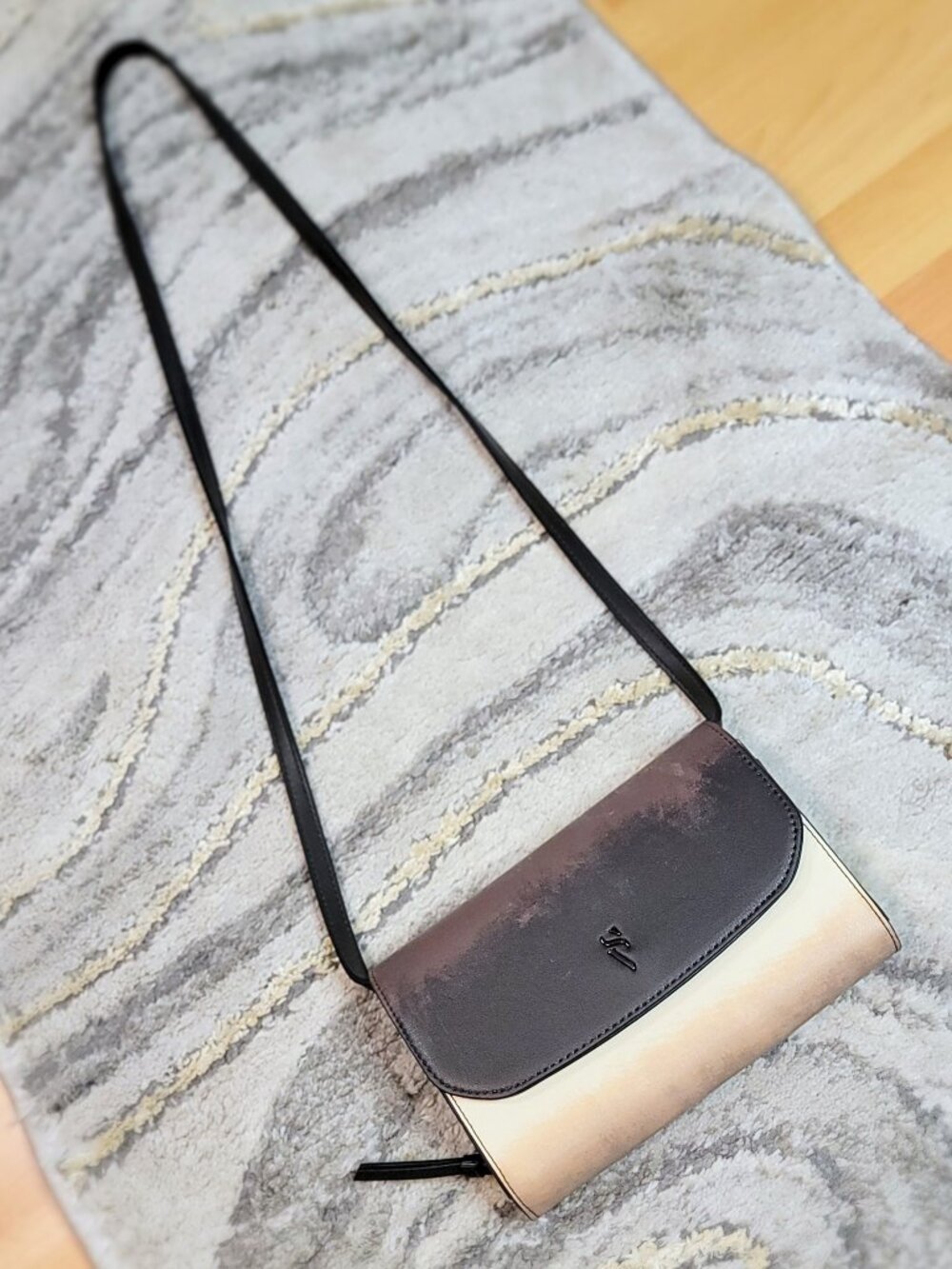 Simply Vera Vera Wang Neutral Colorblock Crossbody Bag | Minimalist Modern Purse - Picture 3 of 5